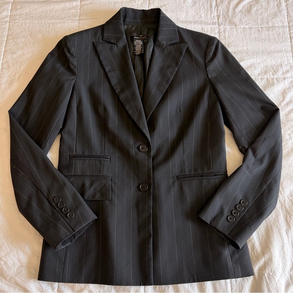 BCBG Black Pinstripe Blazer Size 2 Tailored Career Jacket - Picture 3 of 13